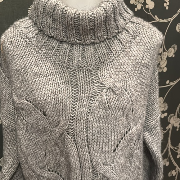 Elsamanda Cable Knit Turtleneck Sweater L - Picture 3 of 9